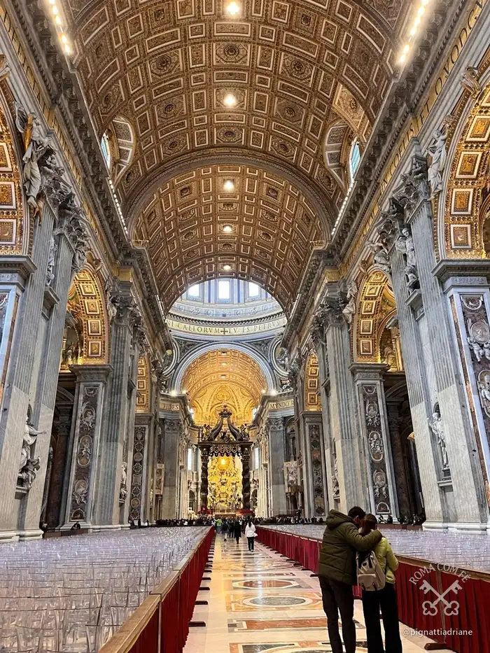 O Interior: Visão Geral e Nave Central