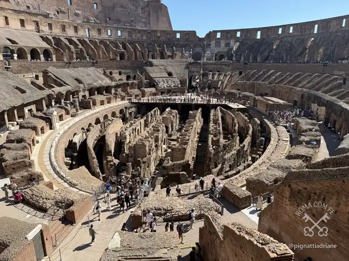 A arena vista de dentro, com os túneis de serviço a descoberto.