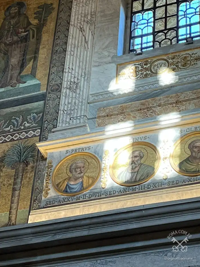 Os medalhões dos Papas